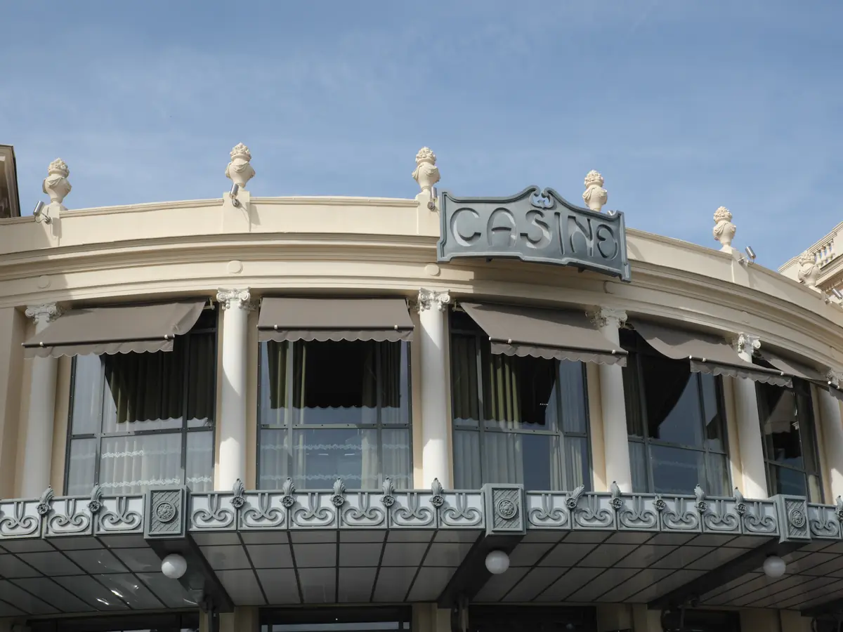 La façade Belle Époque du casino de Beaulieu-sur-Mer