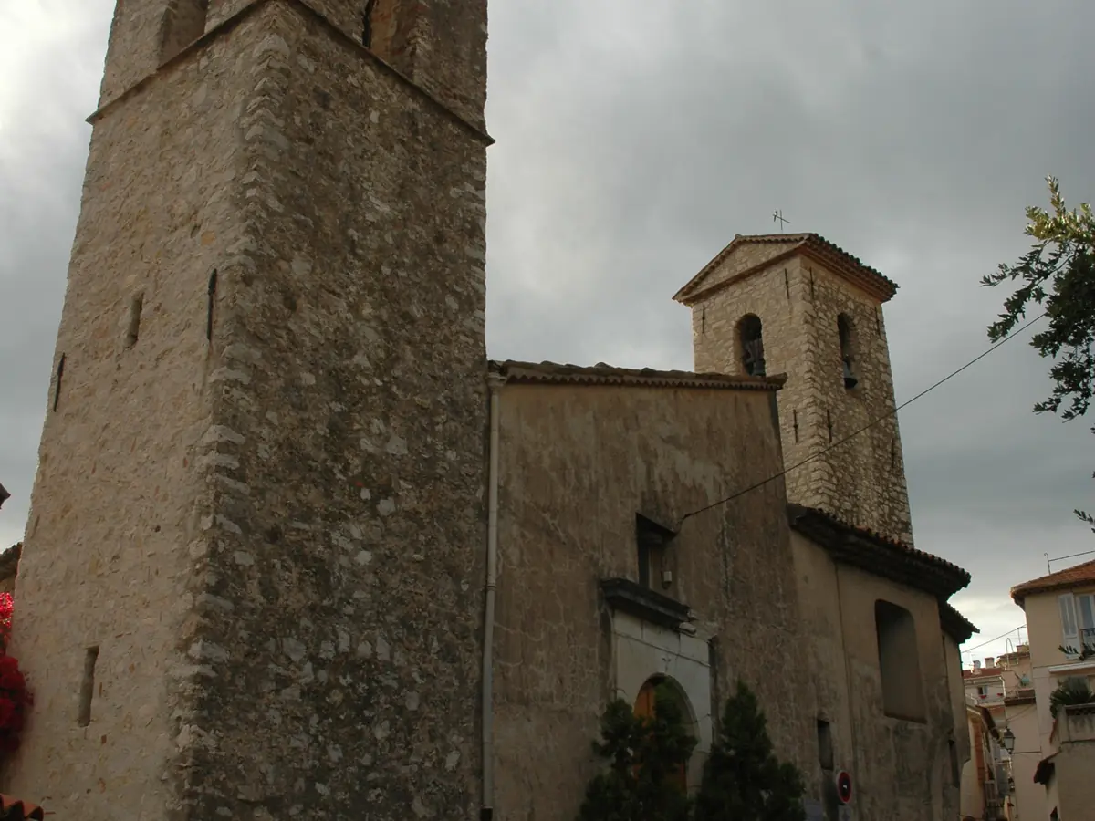 L'église Sainte-Catherine du Cannet et sa tour, avec la chapelle des Bernardins