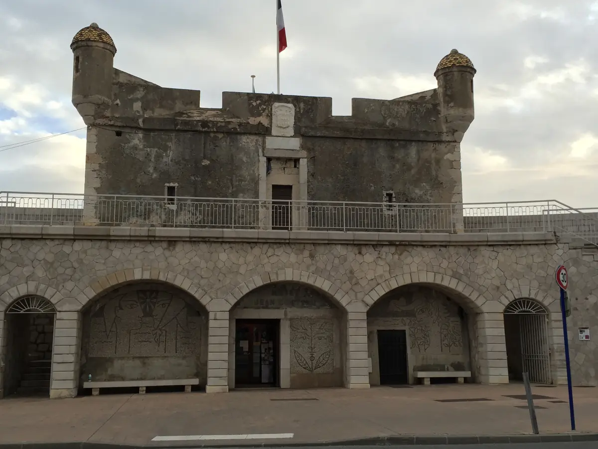 Le Bastion de Menton, fortin du XVIIe siècle abritant le musée Jean Cocteau