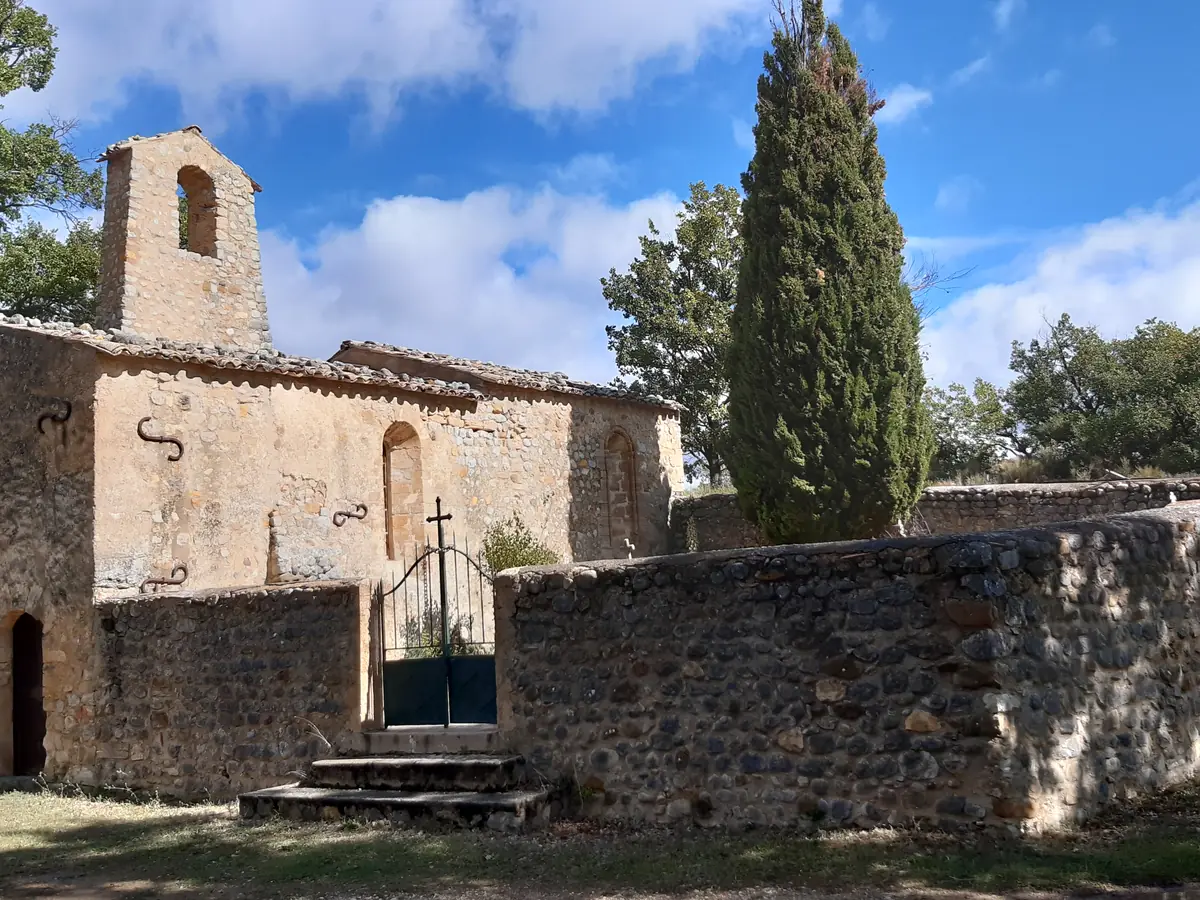 La chapelle Saint-Jean à Saint-Jeannet, chapelle romane dans les champs