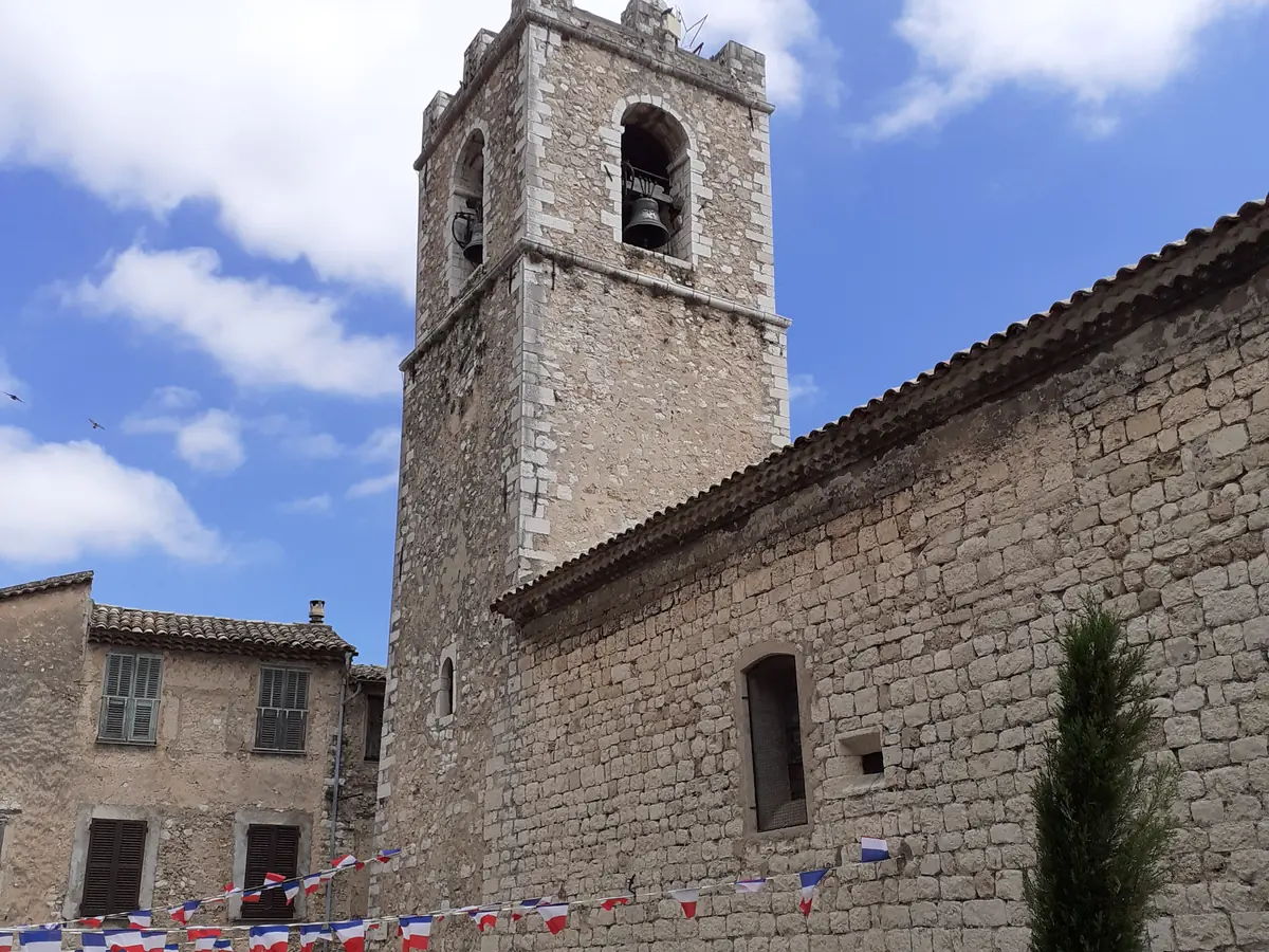 Le clocher carré de l'église de Saint-Jeannet