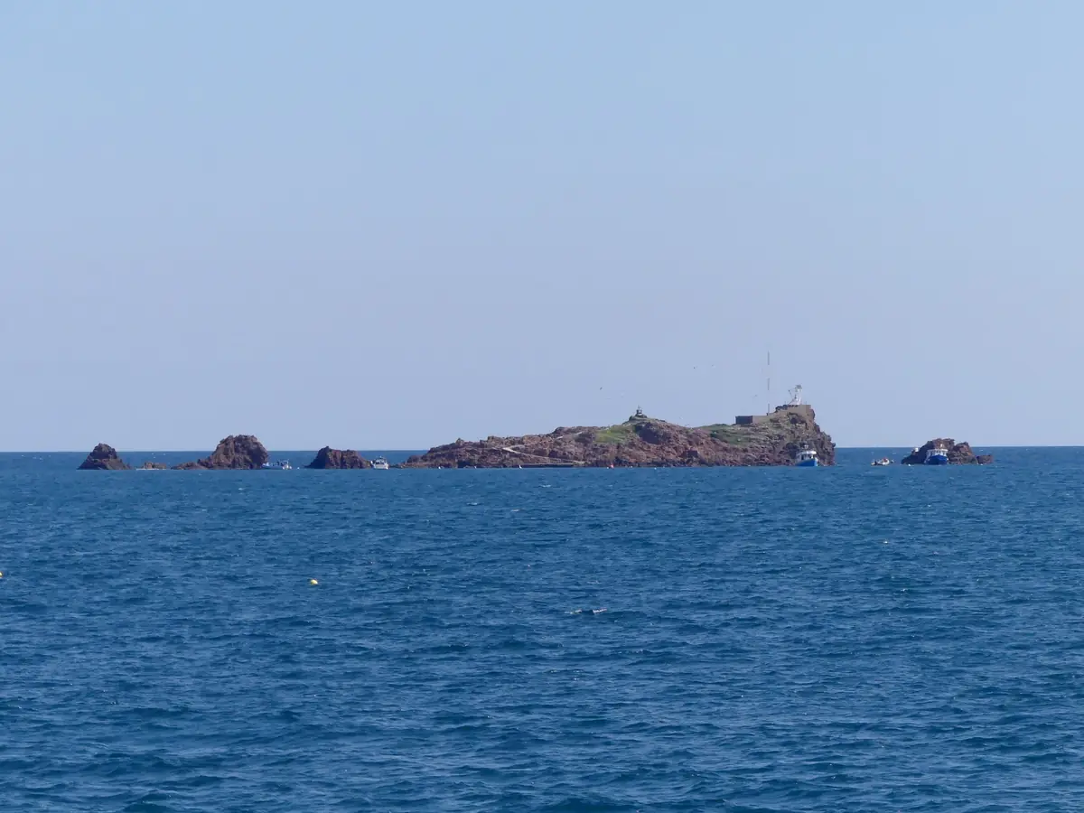 L'îlot du Lion de mer dans la baie de Saint-Raphaël