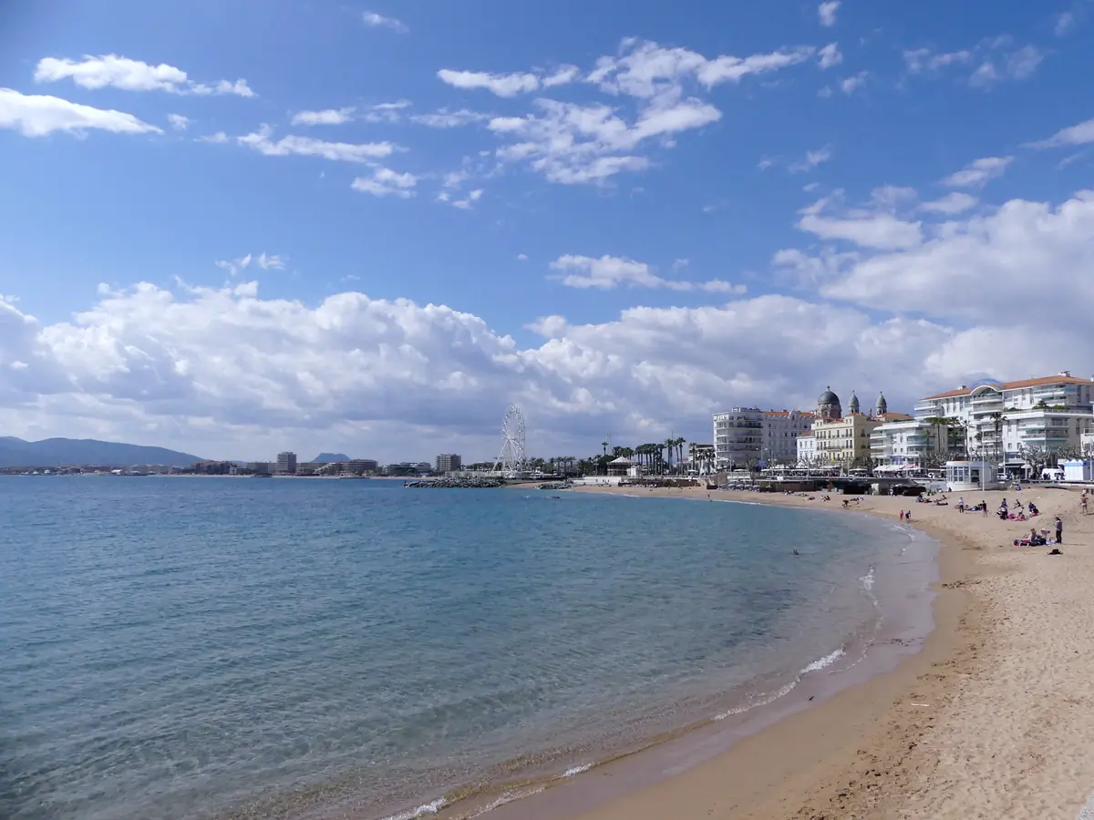 La plage du Veillat et la baie de Saint-Raphaël